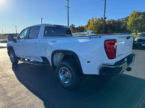 2026 Chevrolet Silverado 3500 LT