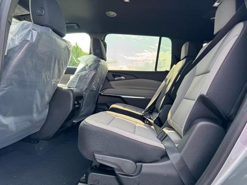 Sterling Gray Metallic 2026 Chevrolet Traverse LT