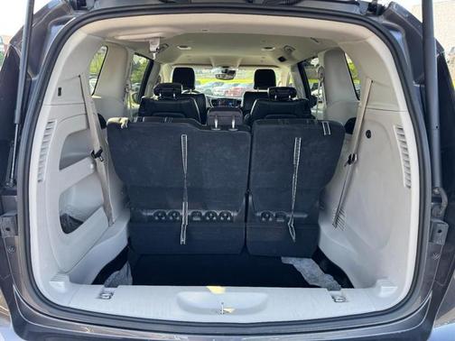 Granite Crystal Metallic Clearcoat 2023 Chrysler Pacifica Touring L