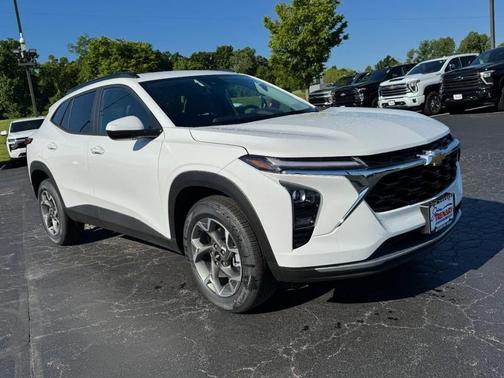 Summit White 2026 Chevrolet Trax LT