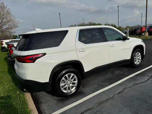 Summit White 2023 Chevrolet Traverse LS