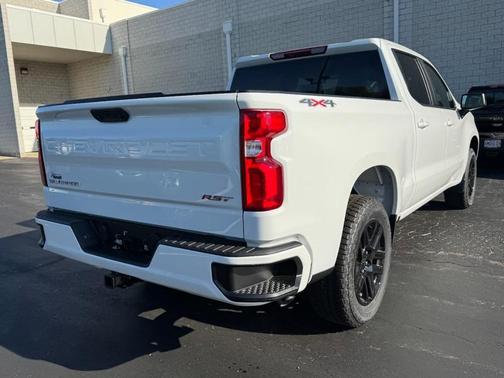 Summit White 2026 Chevrolet Silverado 1500 RST