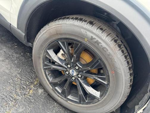 Star White Metallic Tri-Coat 2020 Ford Explorer XLT