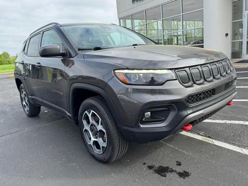 Granite Crystal Metallic Clearcoat 2022 Jeep Compass Trailhawk