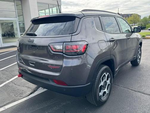 Granite Crystal Metallic Clearcoat 2022 Jeep Compass Trailhawk
