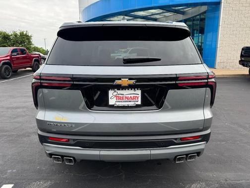 Sterling Gray Metallic 2026 Chevrolet Traverse LT