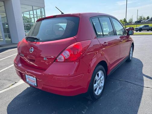 Red Alert 2009 Nissan Versa 1.8 SL