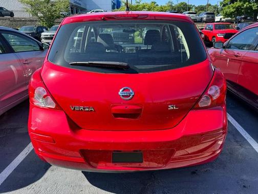 Red Alert 2009 Nissan Versa 1.8 SL