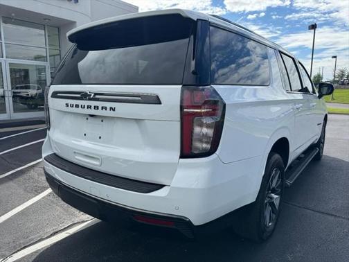 2021 Chevrolet Suburban 4WD Z71
