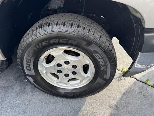 Silver Birch Metallic 2004 Chevrolet Tahoe LS