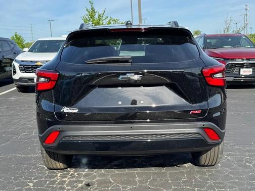 Mosaic Black Metallic 2026 Chevrolet Trax FWD 2RS