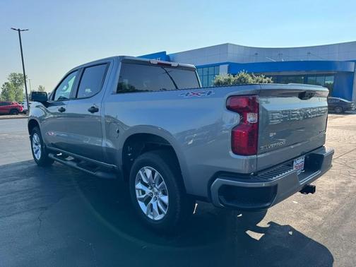 Sterling Gray Metallic 2026 Chevrolet Silverado 1500 Custom