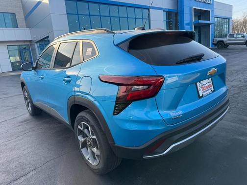 Marina Blue Metallic 2026 Chevrolet Trax LT