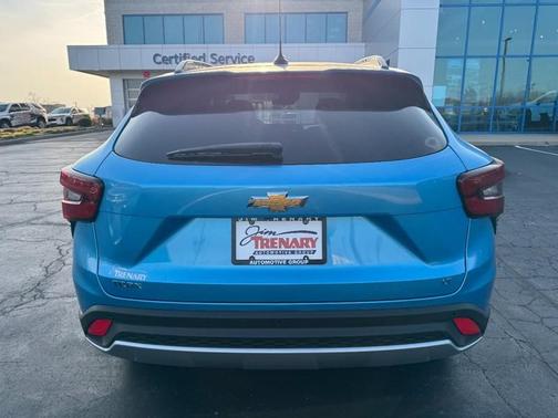 Marina Blue Metallic 2026 Chevrolet Trax LT