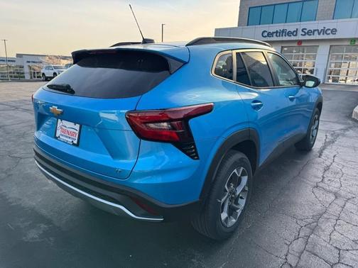 Marina Blue Metallic 2026 Chevrolet Trax LT