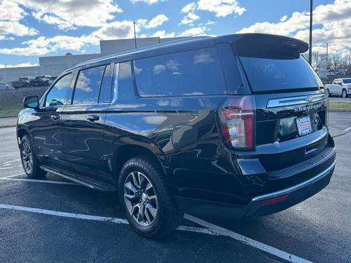 2022 Chevrolet Suburban LT