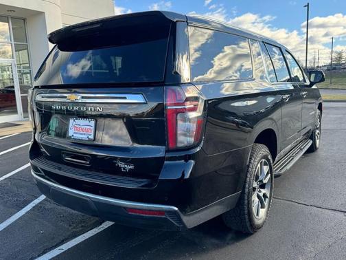2022 Chevrolet Suburban LT