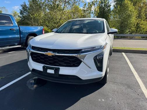 Summit White 2026 Chevrolet Trax LS