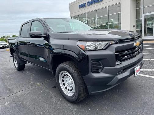 Black 2024 Chevrolet Colorado WT