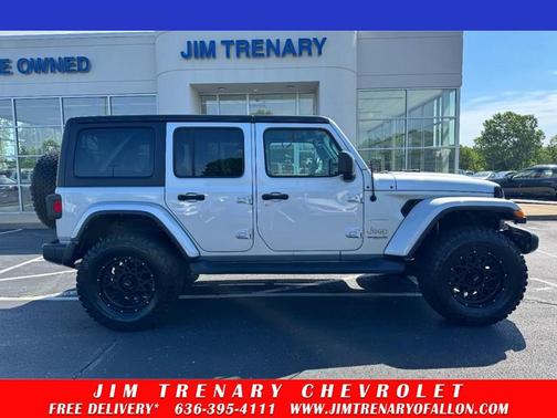 Silver Zynith Clearcoat 2022 Jeep Wrangler Unlimited Sahara