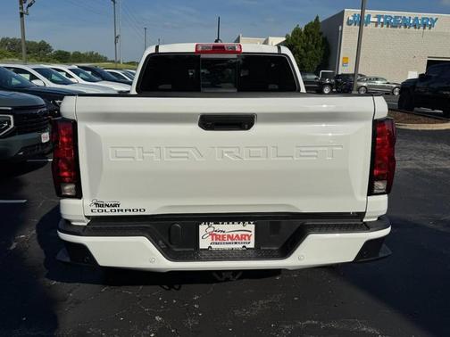 Summit White 2026 Chevrolet Colorado LT