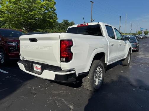 Summit White 2026 Chevrolet Colorado LT