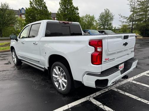 Polar White Tricoat 2026 Chevrolet Silverado 1500 High Country