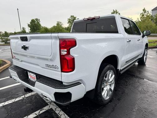 Polar White Tricoat 2026 Chevrolet Silverado 1500 High Country