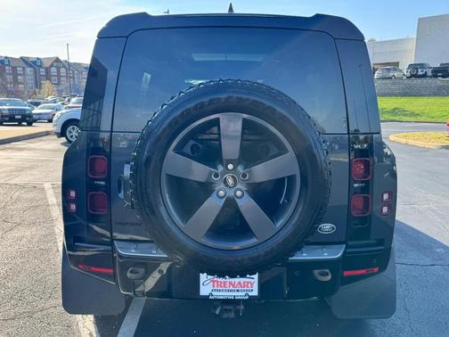 Carpathian Grey Premium Metallic 2023 Land Rover Defender 110 X-Dynamic SE