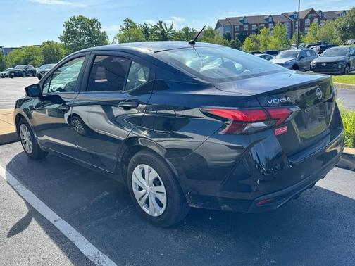 Super Black 2025 Nissan Versa 1.6 S