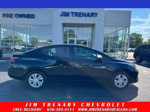 Super Black 2025 Nissan Versa 1.6 S