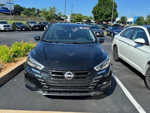 Super Black 2025 Nissan Versa 1.6 S