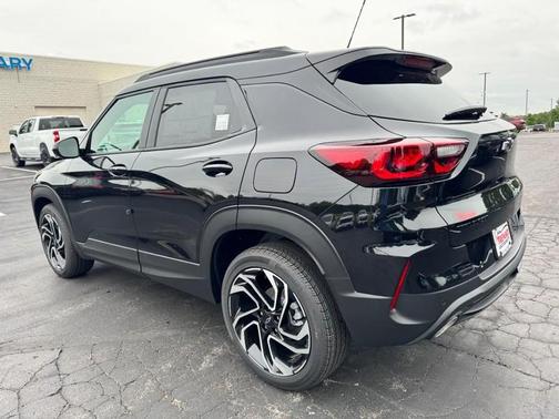 Mosaic Black Metallic 2026 Chevrolet Trailblazer RS