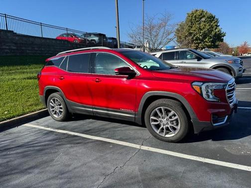2022 GMC Terrain SLT