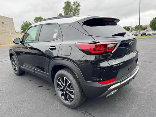 Mosaic Black Metallic 2026 Chevrolet Trailblazer ACTIV