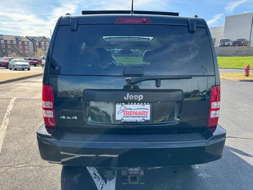 Black Forest Green Pearlcoat 2012 Jeep Liberty Sport