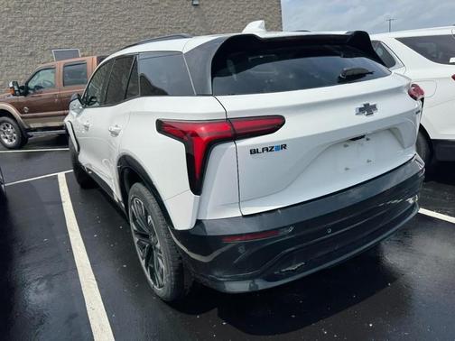 Summit White 2024 Chevrolet Blazer EV eAWD RS