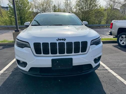 Bright White Clearcoat 2019 Jeep Cherokee Altitude