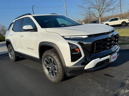 Polar White Tricoat 2026 Chevrolet Equinox FWD ACTIV