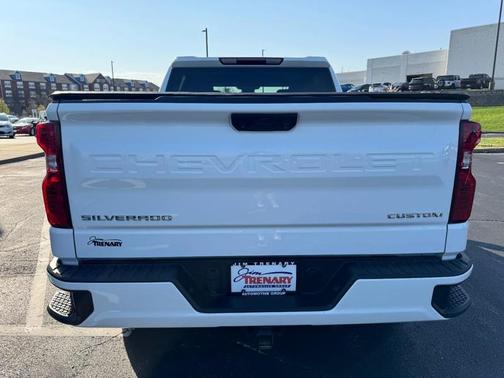 Summit White 2023 Chevrolet Silverado 1500 Custom