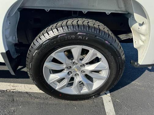 Summit White 2023 Chevrolet Silverado 1500 Custom