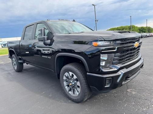 Black 2026 Chevrolet Silverado 2500 Custom