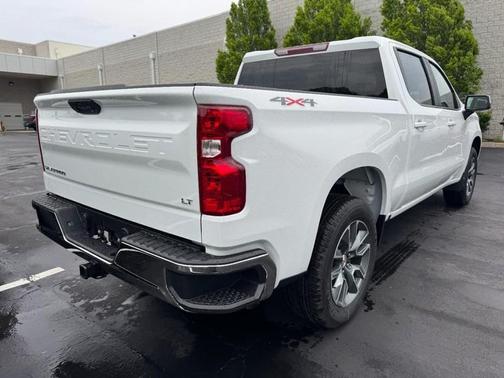 Summit White 2026 Chevrolet Silverado 1500 LT