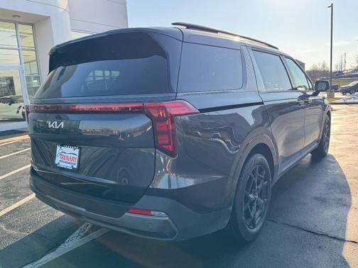 2025 Kia Carnival SX