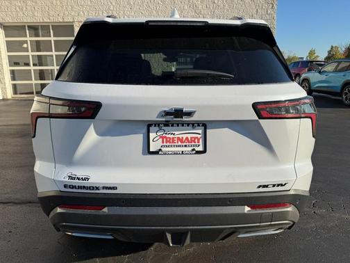 Polar White Tricoat 2026 Chevrolet Equinox AWD ACTIV