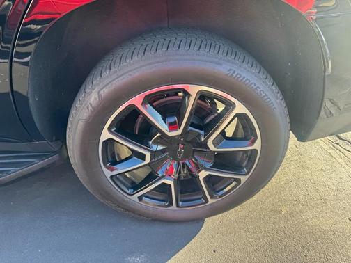 2023 Chevrolet Tahoe 4WD RST