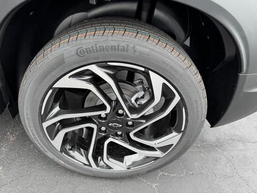 Mosaic Black Metallic 2026 Chevrolet Trailblazer RS