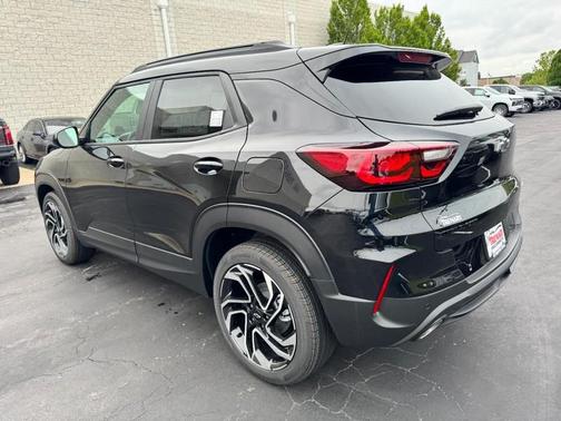 Mosaic Black Metallic 2026 Chevrolet Trailblazer RS