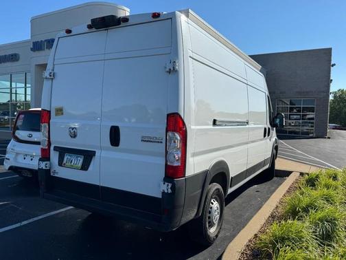 Bright White Clearcoat 2025 RAM ProMaster 2500 Tradesman