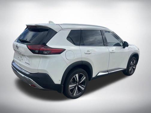 Pearl White Tricoat 2021 Nissan Rogue Platinum